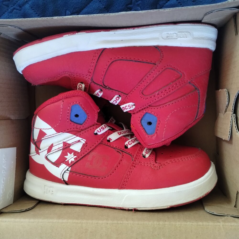 Kids high top DC shoes